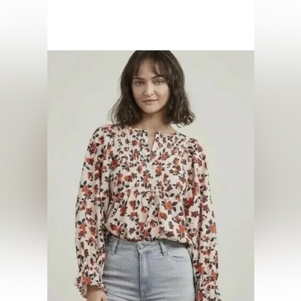 Elizabeth and James Floral Flowy ivory Peasant Top M boho blouse Cottagecore